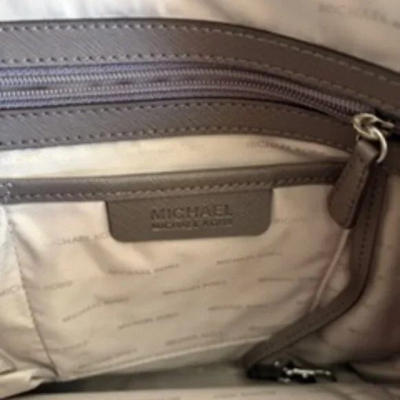 Michael Kors Women's Jet Set Travel Large Saffiano Leather Tote Bag in Taupe